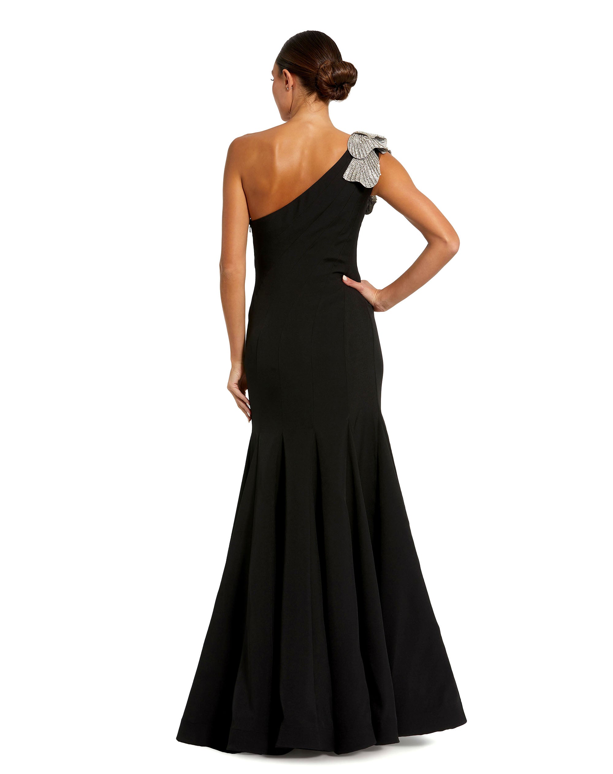 Shop Crepe One Shoulder Gown With Flower Online
